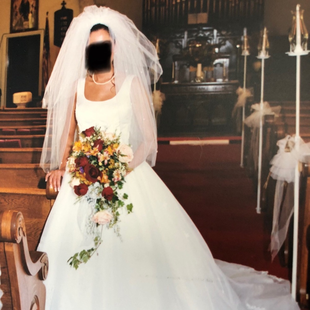Formal wedding gown & veil